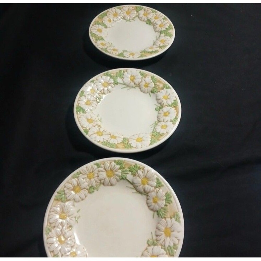 Set Of 3 Vintage Metlox Poppytrail Sculptured Daisy Saucers 6 1/4" - Picture 4 of 4